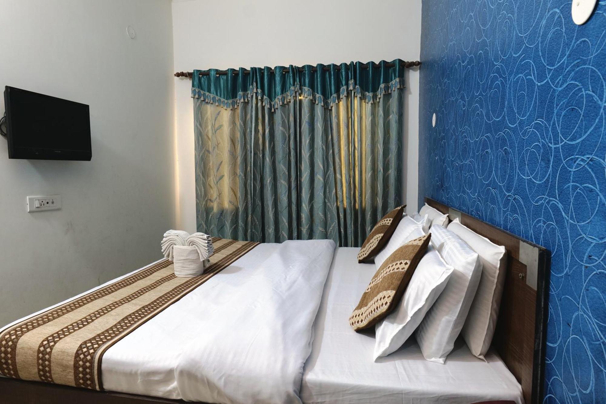 Hotel Holiday Comfort Amritsar Exterior foto