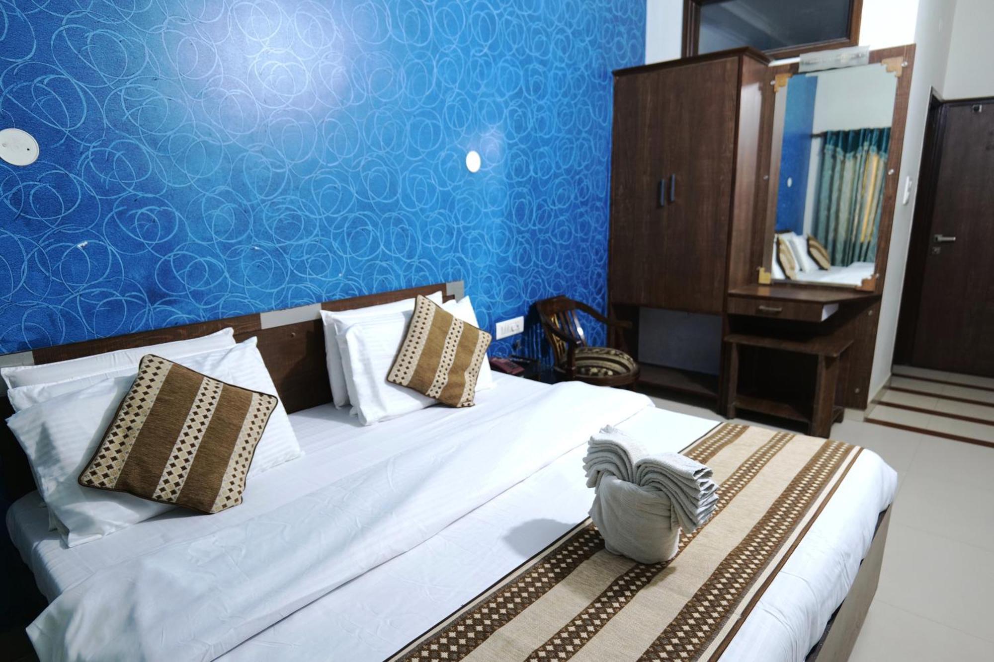 Hotel Holiday Comfort Amritsar Exterior foto