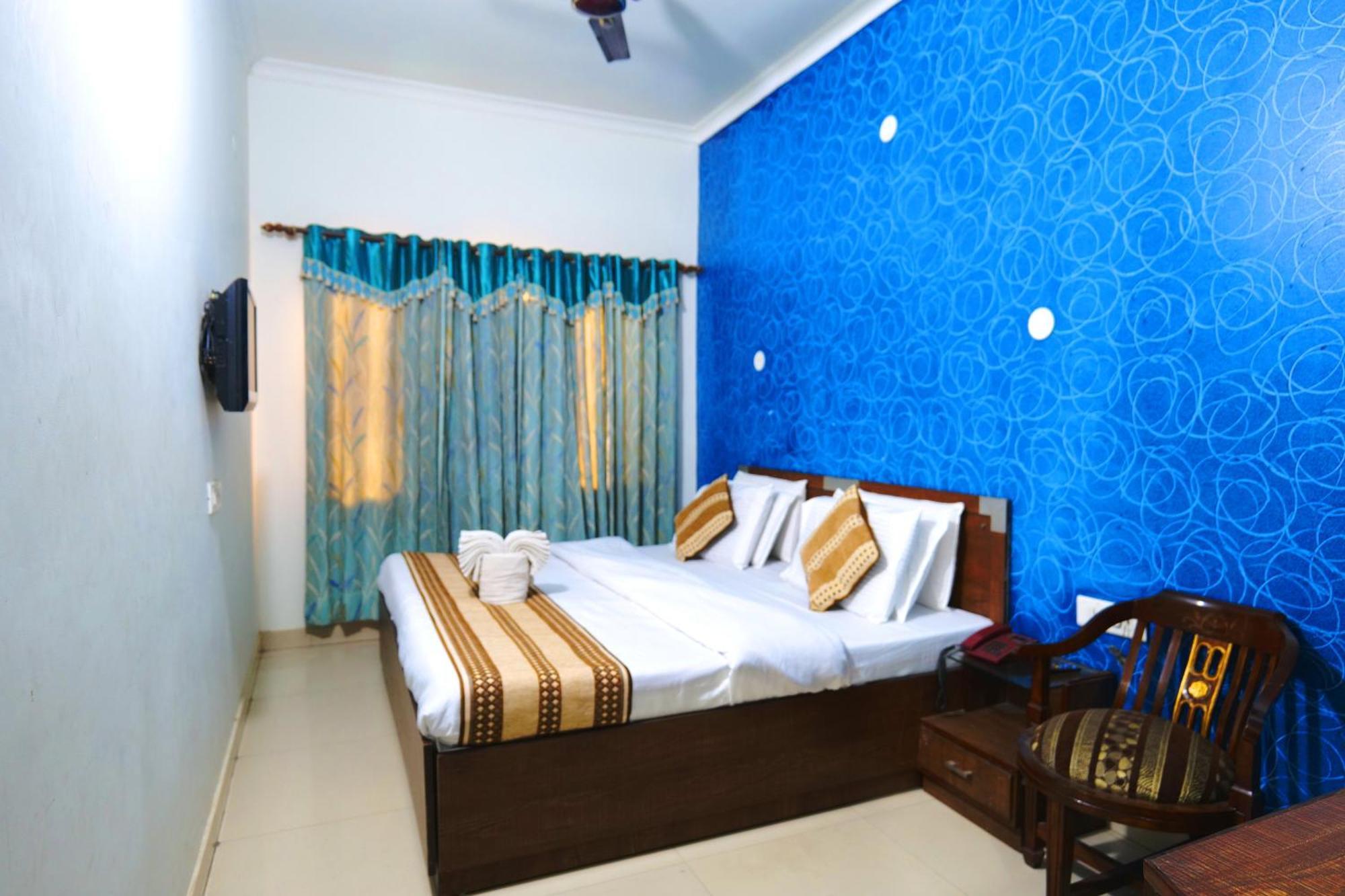 Hotel Holiday Comfort Amritsar Exterior foto