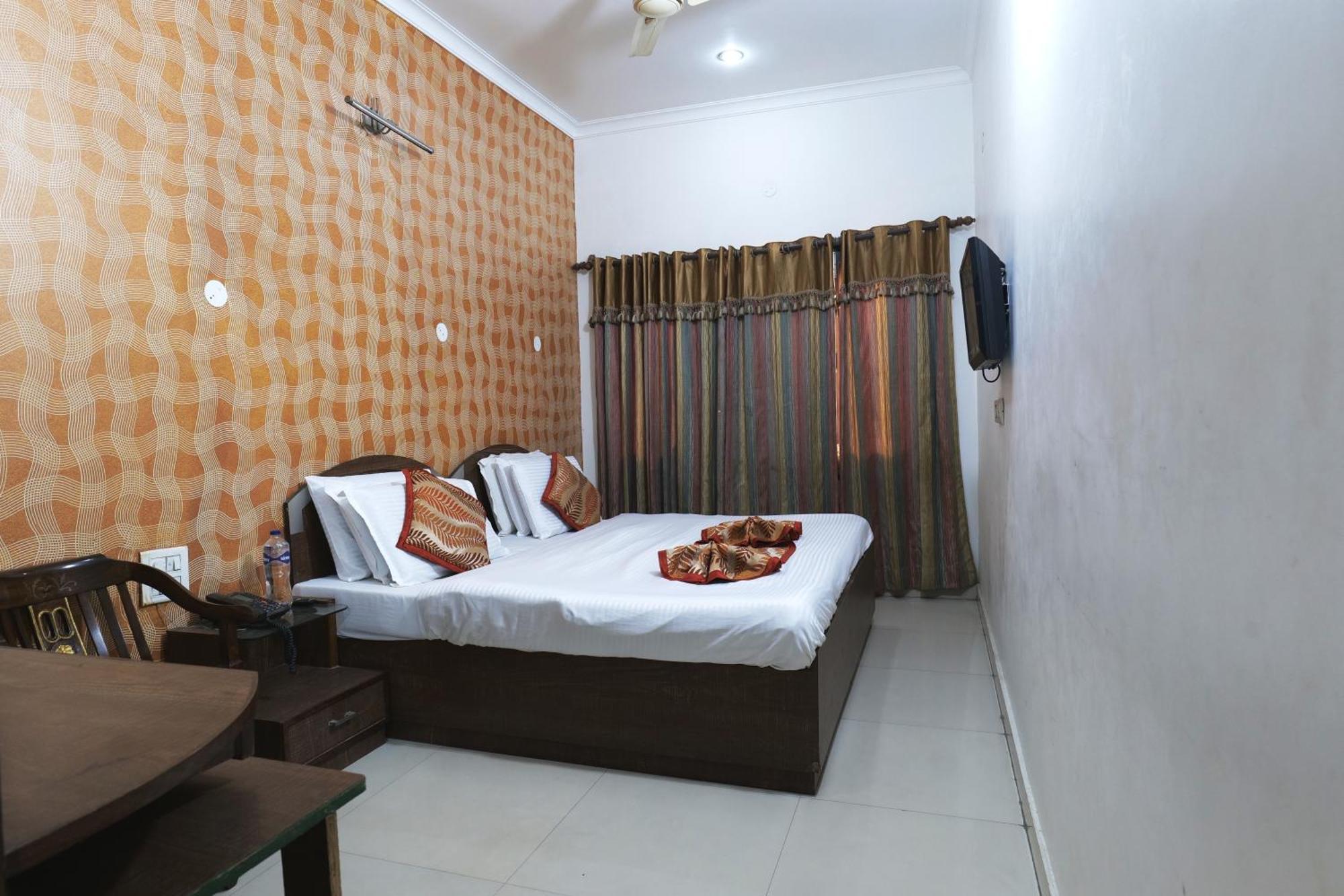 Hotel Holiday Comfort Amritsar Exterior foto