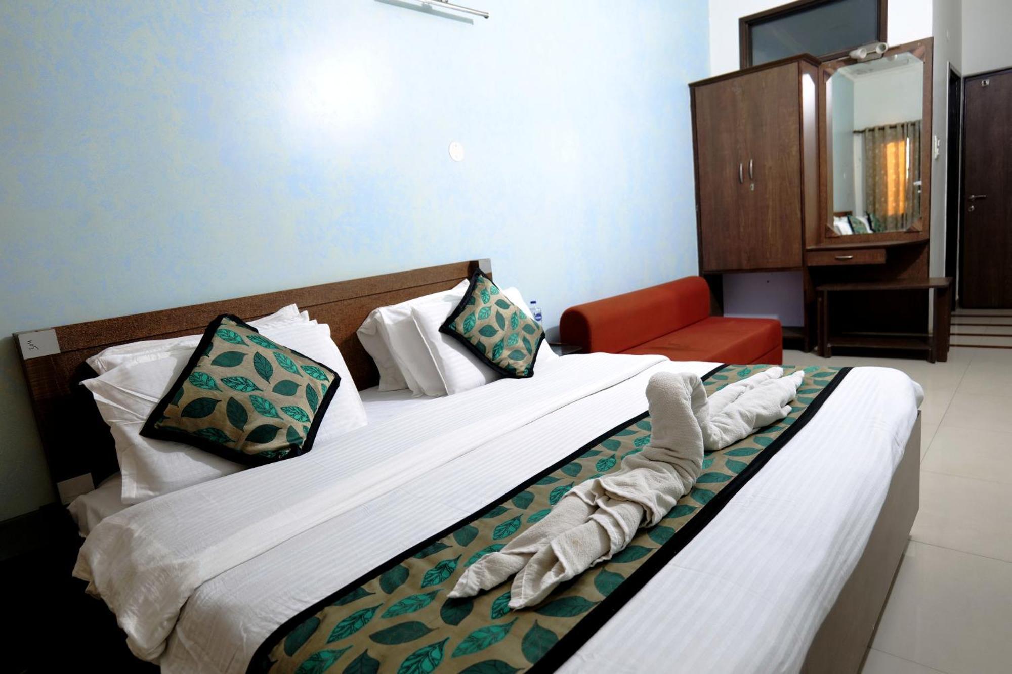 Hotel Holiday Comfort Amritsar Exterior foto