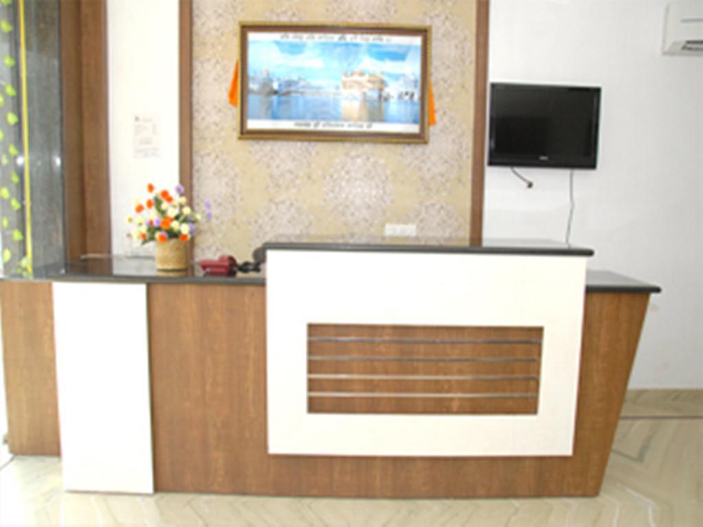 Hotel Holiday Comfort Amritsar Exterior foto